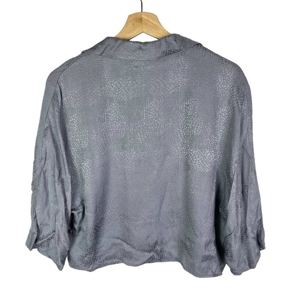 Steve Madden Viscose/ Rayon Cropped Button-Up Top SZ XS - Picture 2 of 14